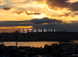Magesitc-Sunset-behind-clouds-Istanbul-Turkey